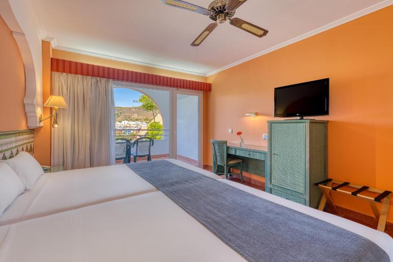 Triple Room (3 Adults) image 4
