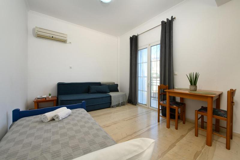Junior Suite with Pool View image 3