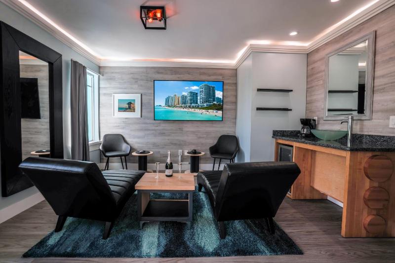 King Suite with Ocean View image 3