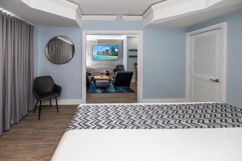 King Suite with Ocean View image 4