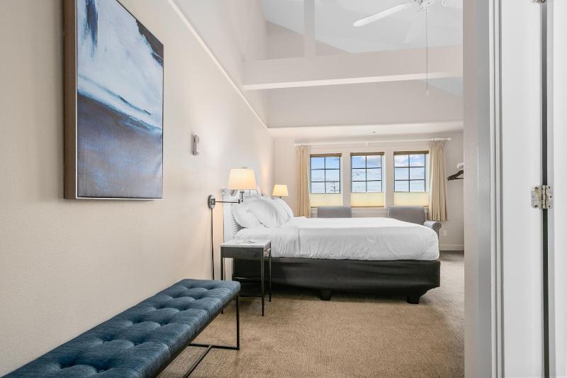 King Room - Disability Access image 3