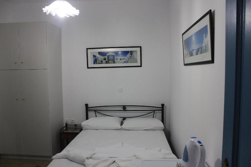 Deluxe Double Room with Balcony image 2
