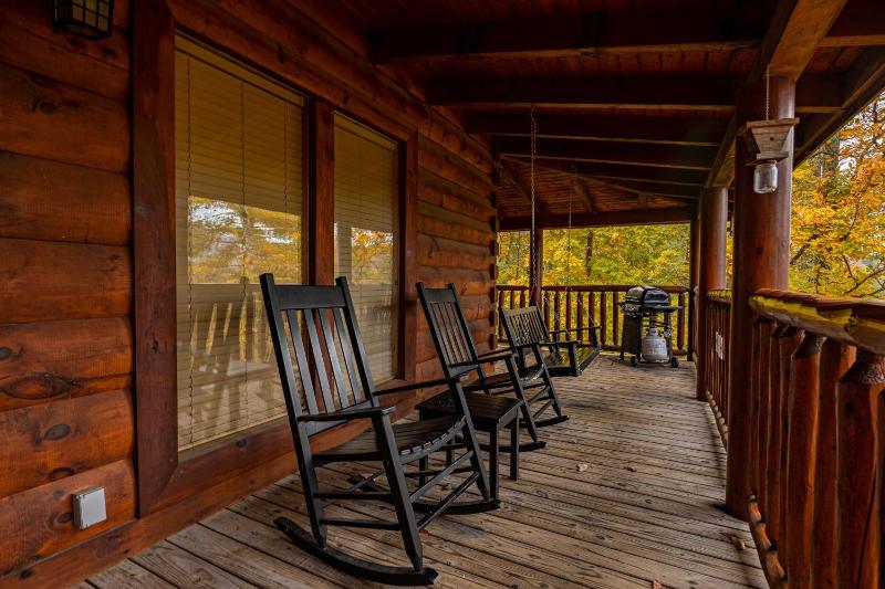 Deluxe Mountain Cabin in Bear Creek Crossing Resort - image 16