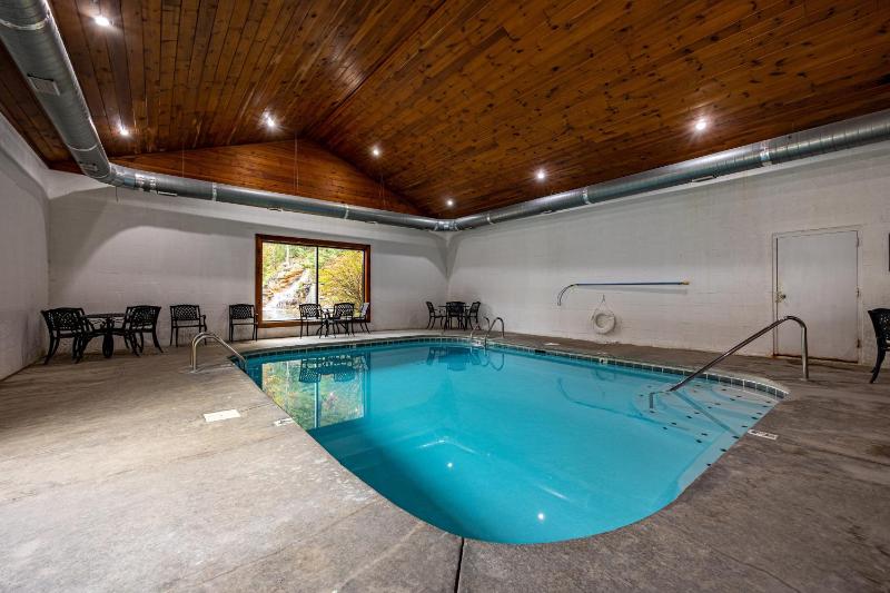 Deluxe Mountain Cabin in Bear Creek Crossing Resort - image 10