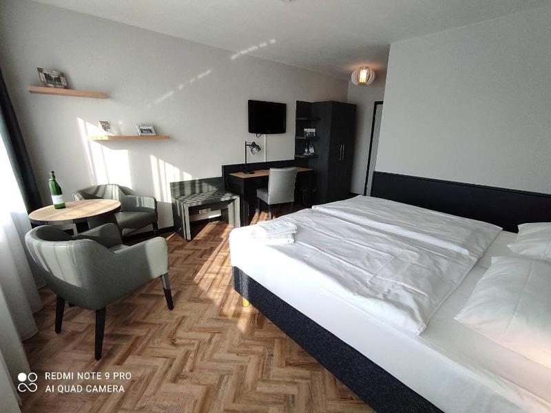 Superior Double Room image 4