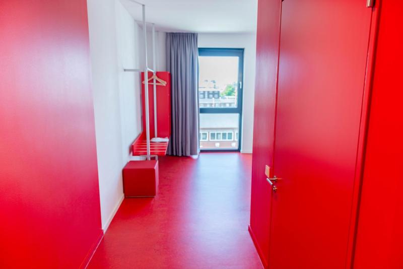 Twin Room - Disability Access image 2