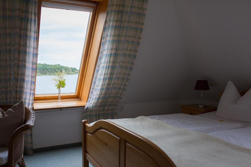 Triple Room with Lake View image 1