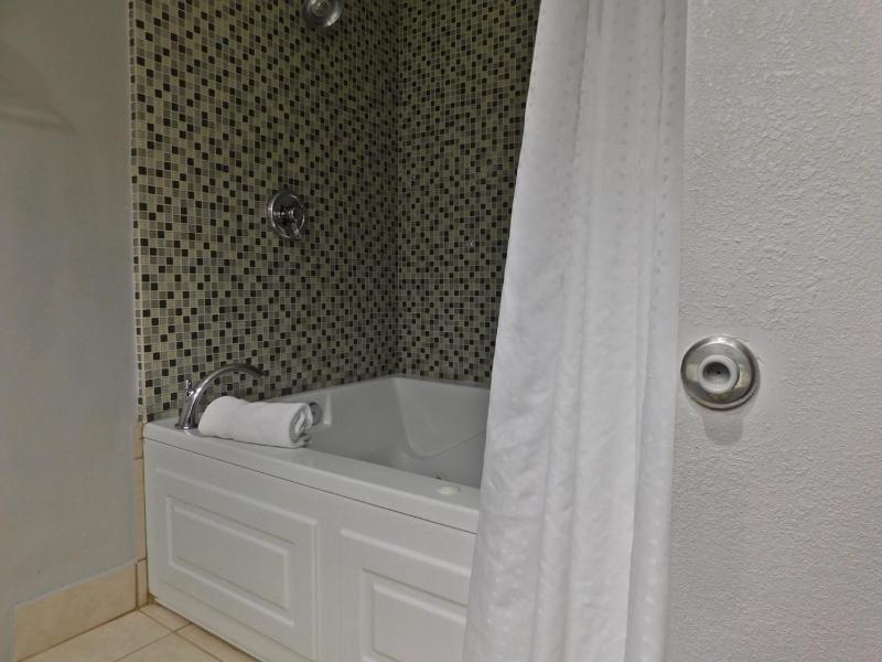 Executive King Room - Non-Smoking image 3