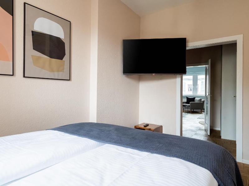 One-bedroom Suite M image 3