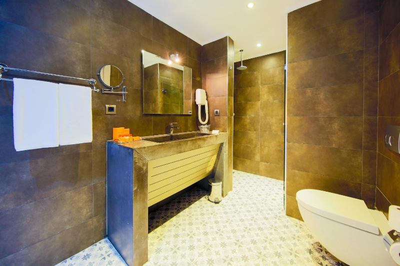 Classic Triple Room image 4