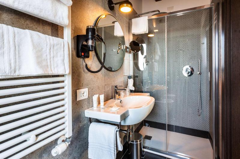 Superior Double or Twin Room image 1