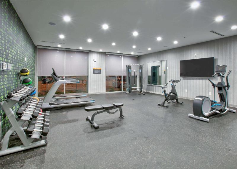 La Quinta Inn & Suites by Wyndham Dallas/Fairpark - image 29