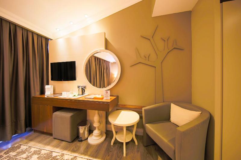 Standard Single Room with Shower image 3