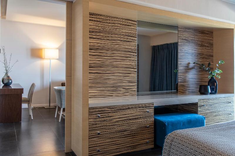 Executive Suite image 4