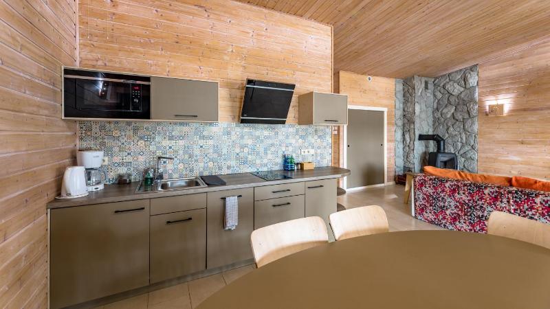 Two-Bedroom Apartment with Lake View image 3