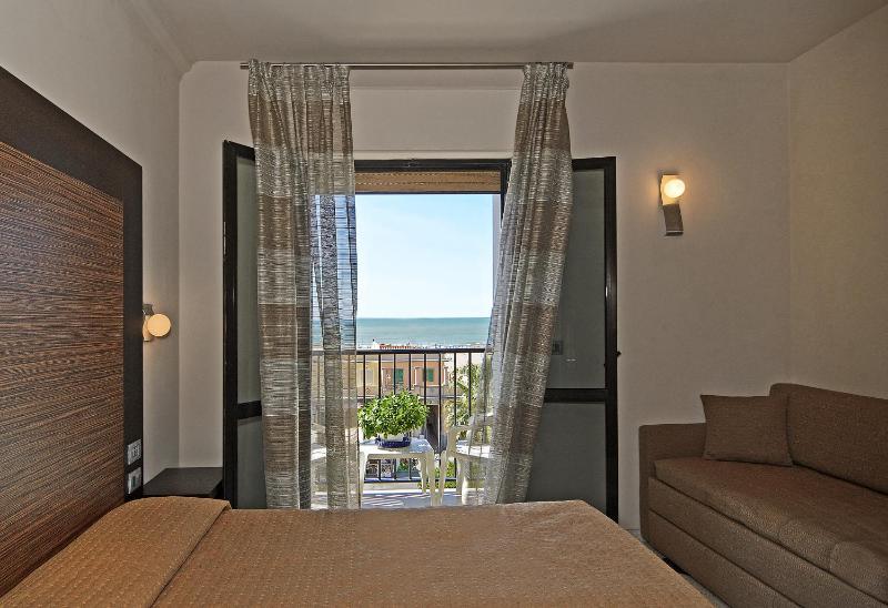 Hotel Eden - image 48