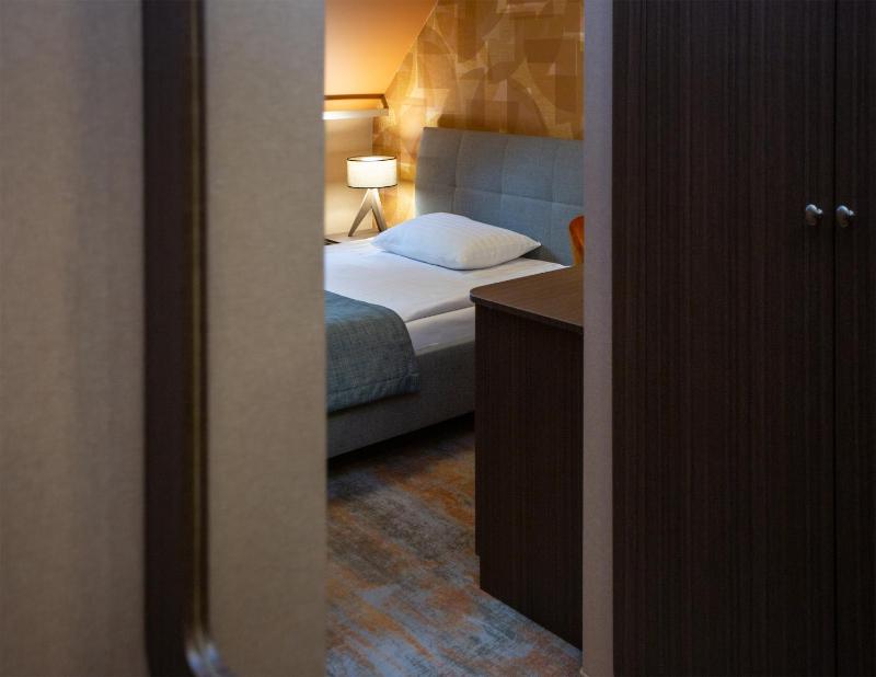 Deluxe Single Room image 1