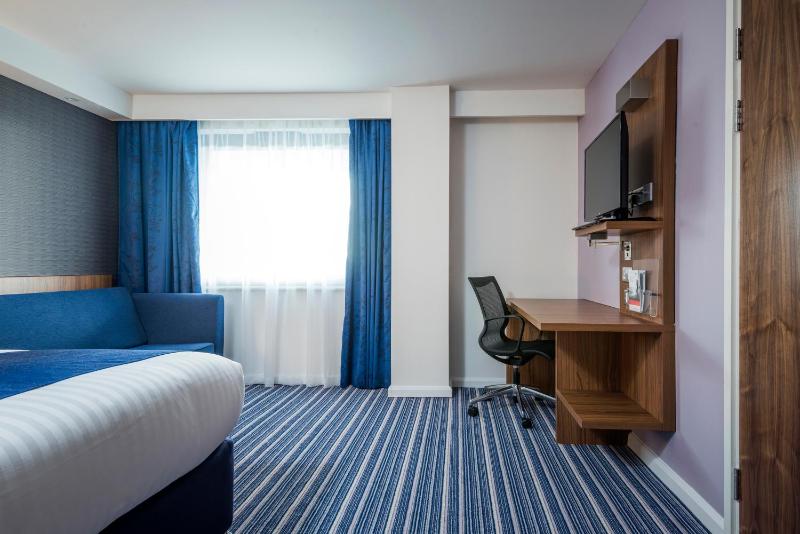 Standard Room with Free Hot Breakfast image 3