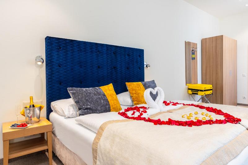 HiLight Suites Hotel - image 13