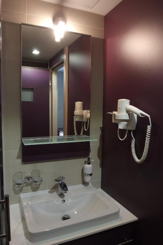 Standard Single Room image 4