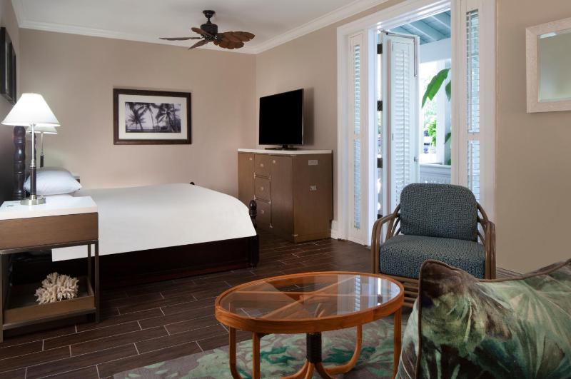 Pier House Resort & Spa - image 6