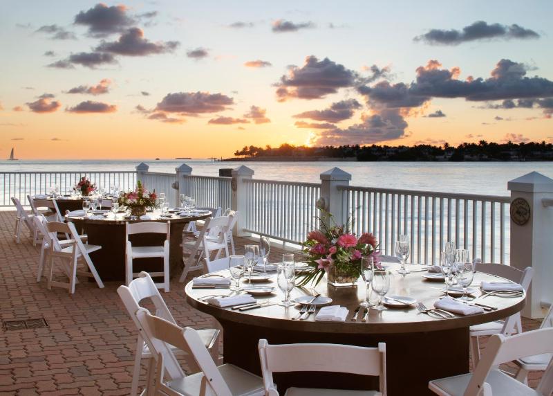 Pier House Resort & Spa - image 16