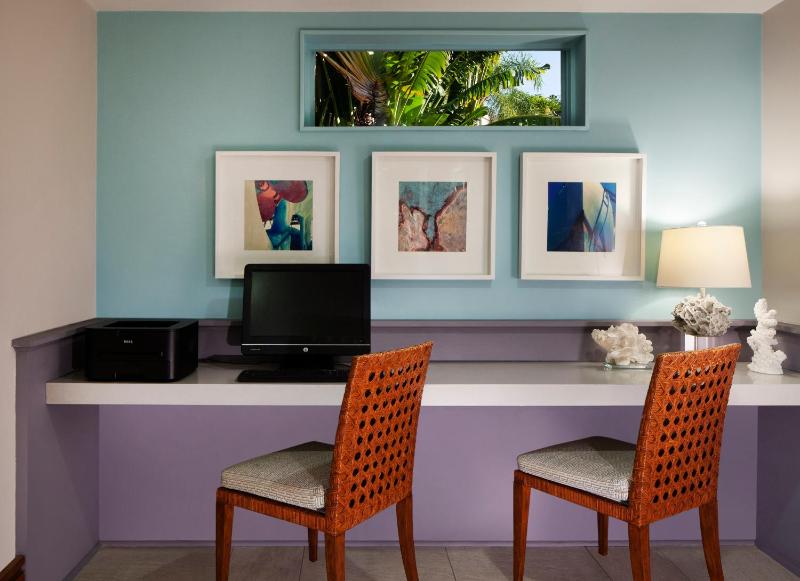 Pier House Resort & Spa - image 42