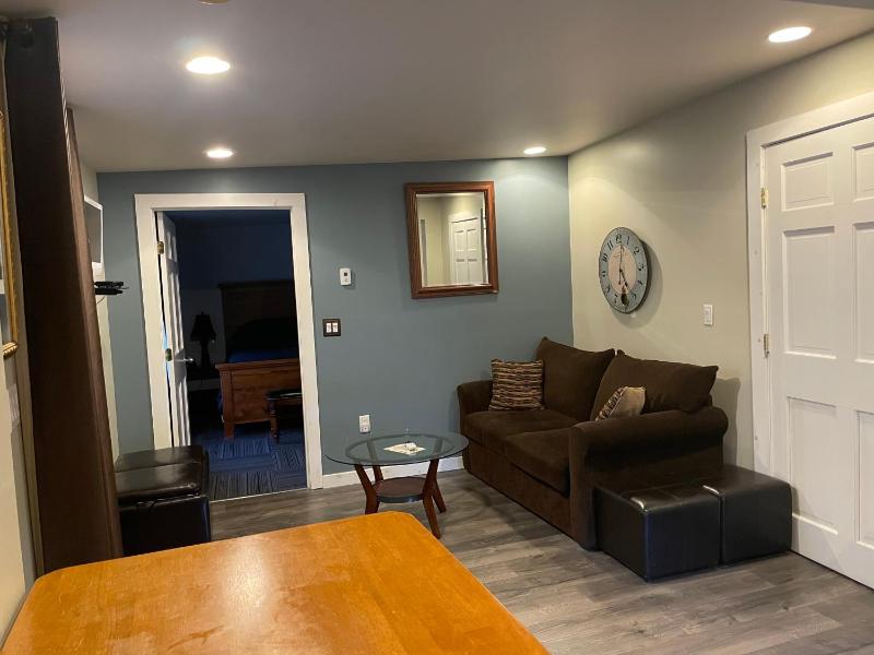 Deluxe King Suite image 2