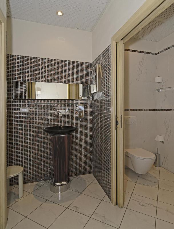 Hotel Eden - image 11