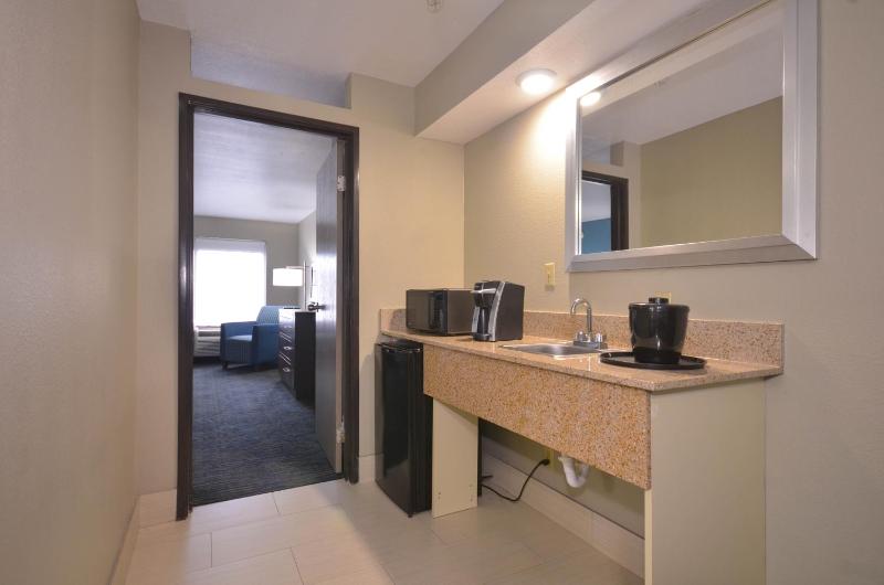 One-Bedroom King Suite image 1
