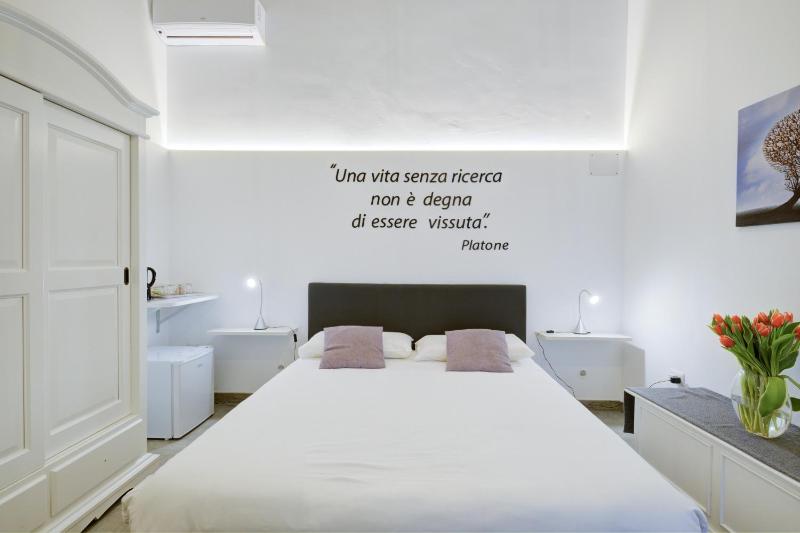 Double Room image 2