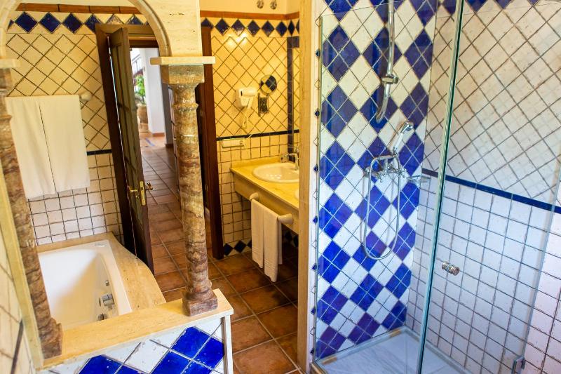 Suite with Balcony image 4
