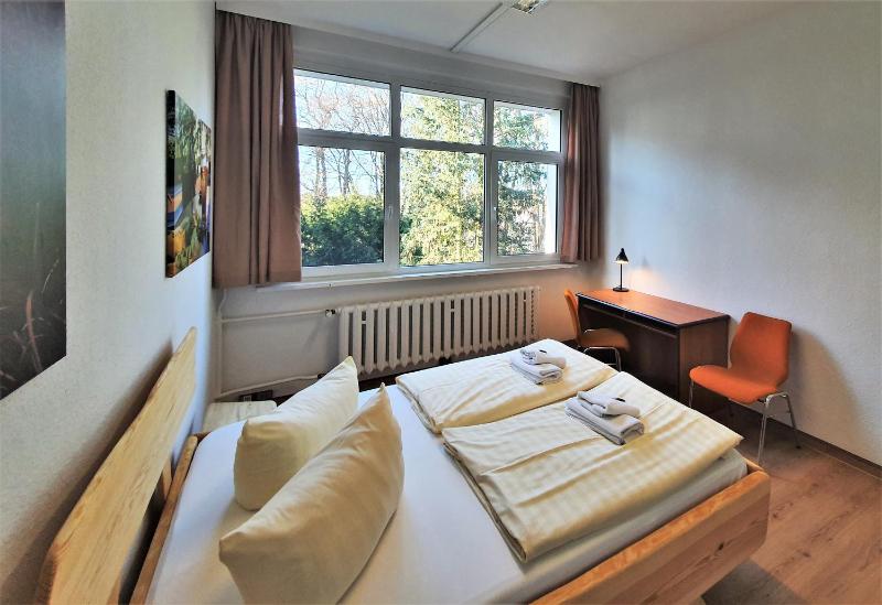 Double Room image 3