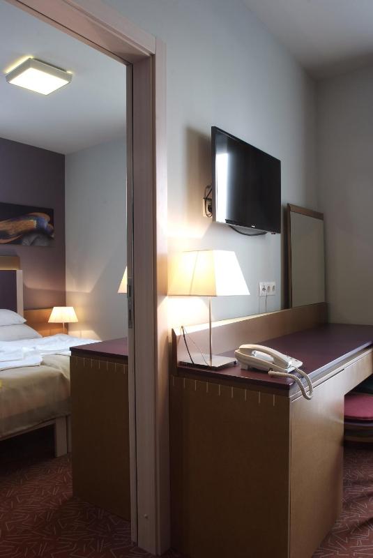 Two-Bedroom Suite image 3