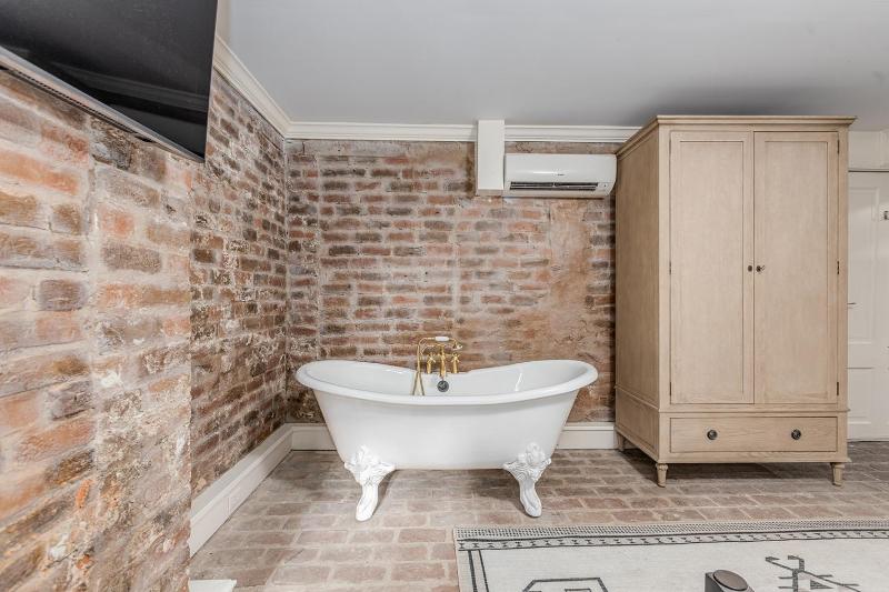 Bellwether House - image 49
