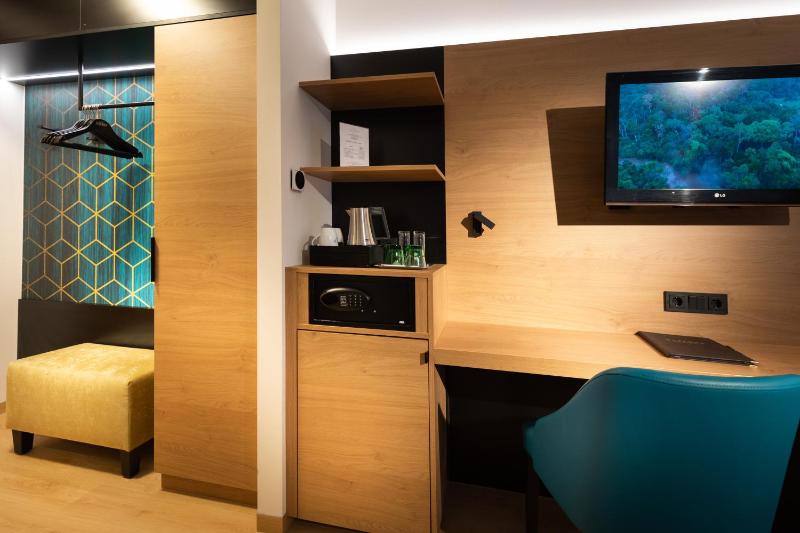 Superior Double Room image 4