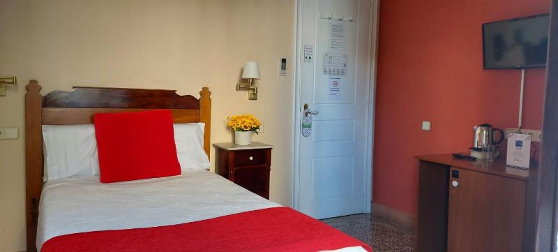 Hotel Noucentista - image 20