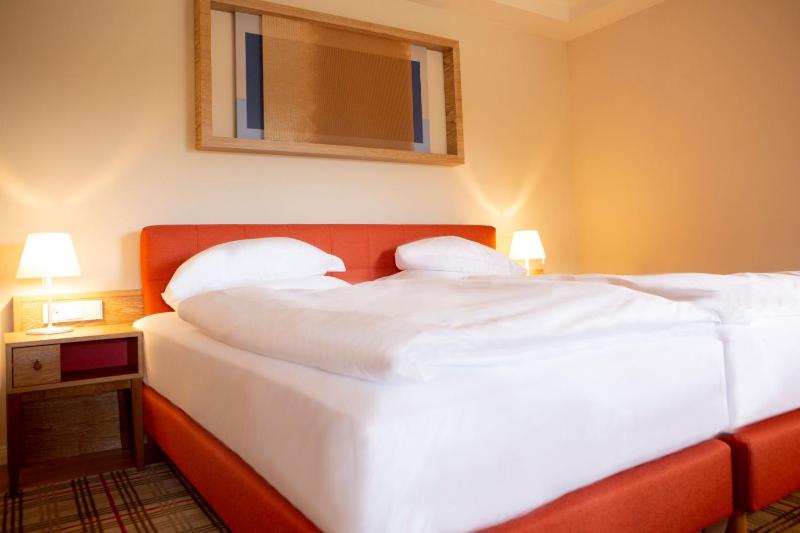 Executive Suite image 3