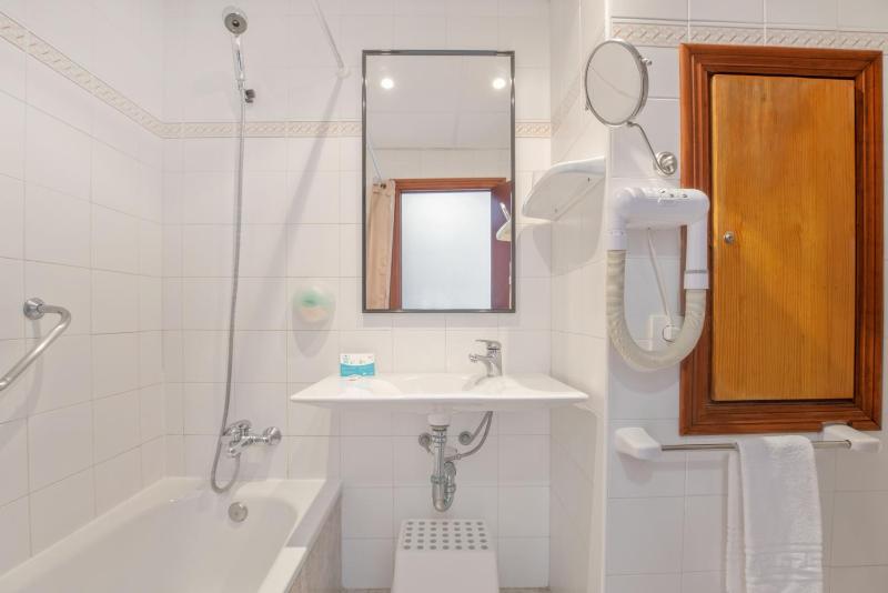 Single Room image 1