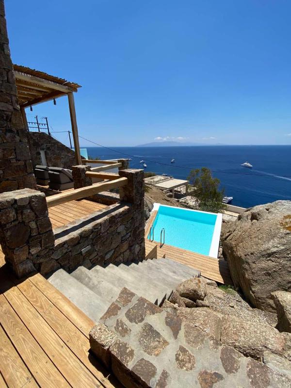 Junior Suite with Private Pool & Sea View image 2