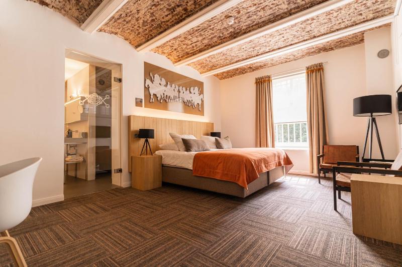 Deluxe Double Room image 2