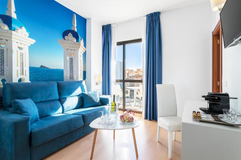Junior Suite with Balcony image 4