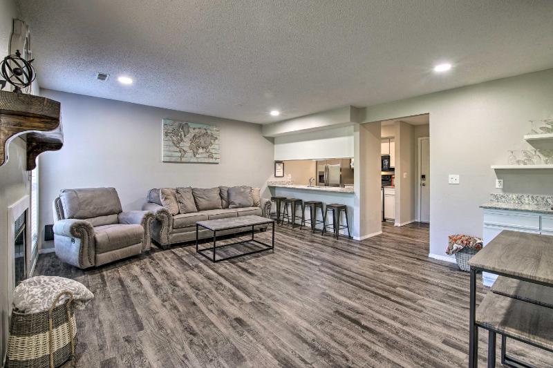 Cozy Branson Condo Near Lakes and Theatre District Images