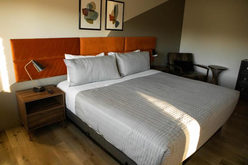 King Room image 3