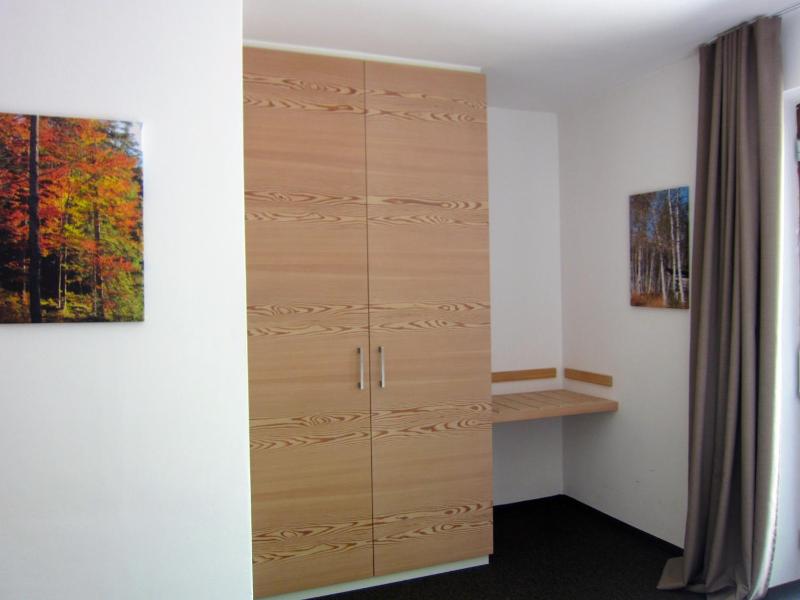 One-Bedroom Apartment image 3