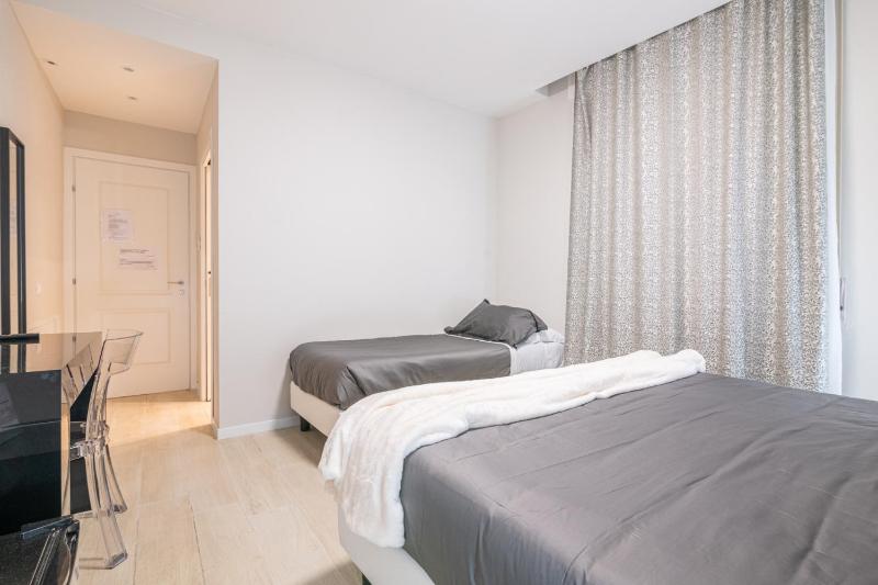 Triple Room with Private Bathroom image 4