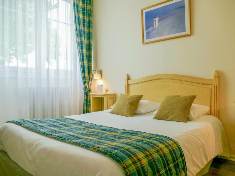 Superior Double Room image 3