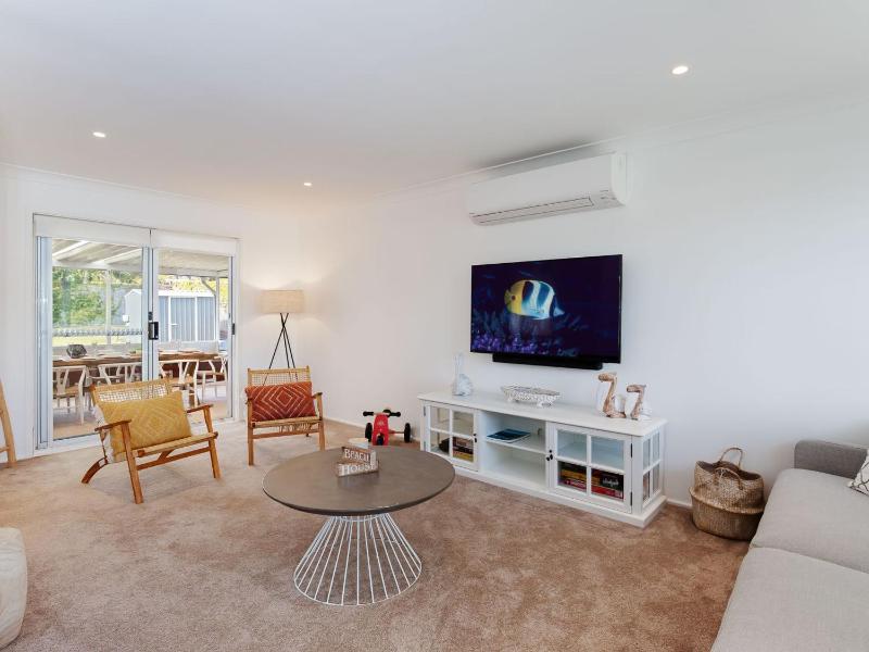 81 Horace St - Wifi Pool and air conditioning - image 11