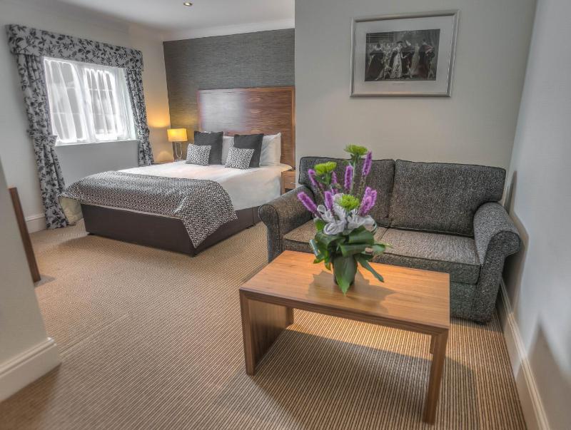 Family Room image 1