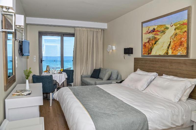 Superior Room with Sea View image 2